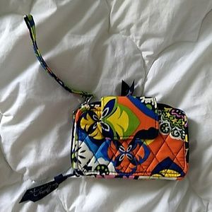vera bradley wristlet
